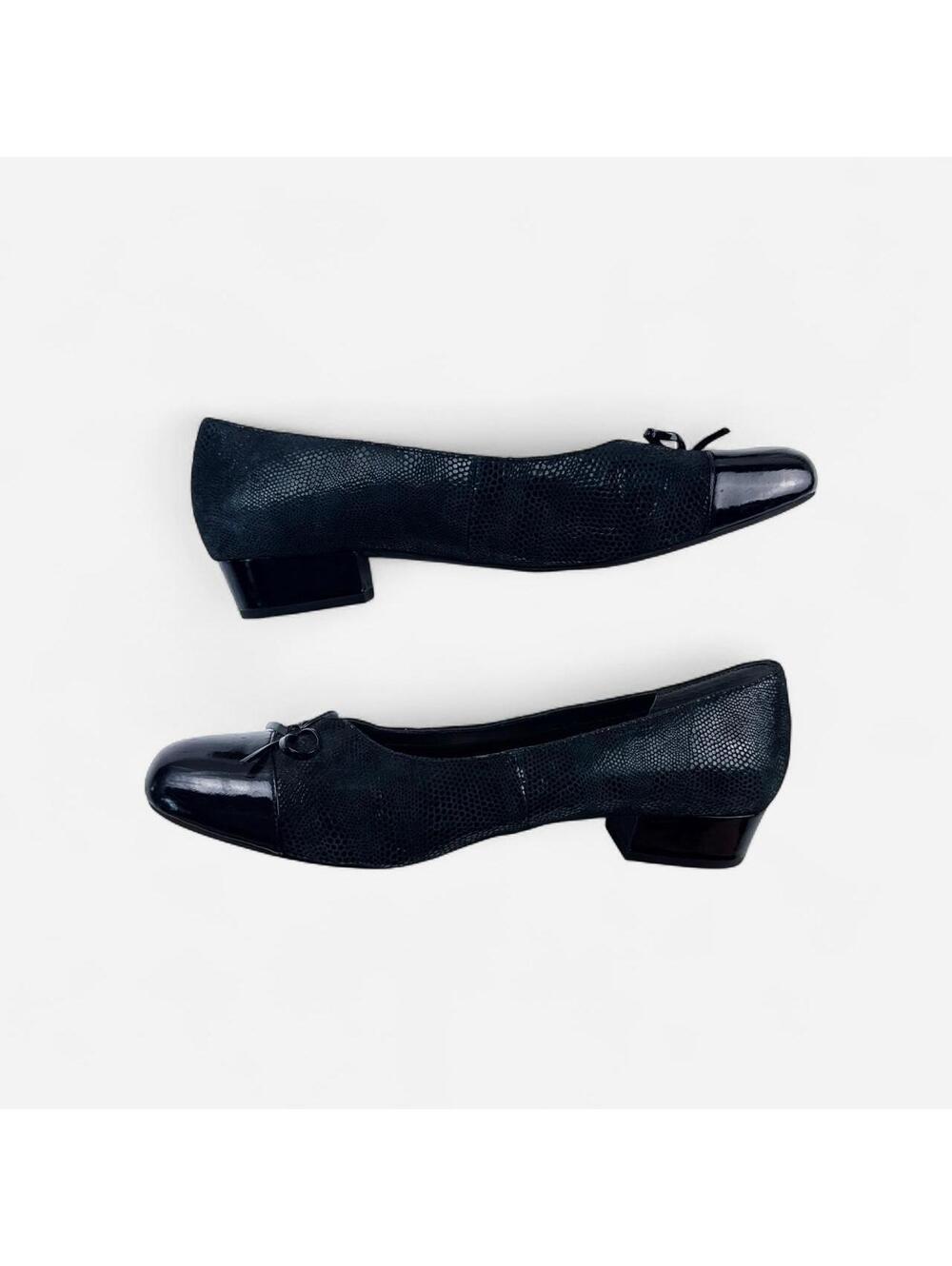 Ros Hommerson Black Cap Toe Square Heel Pumps in Black